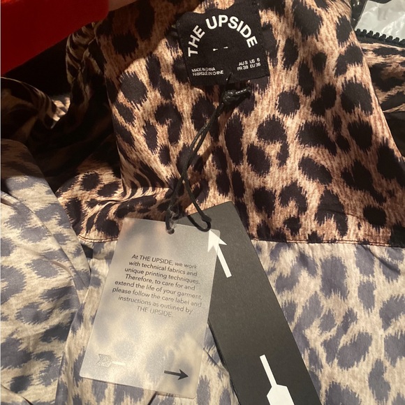 The upside Leopard jacket - Picture 10 of 12